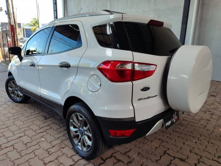 FORD - ECOSPORT - 2014/2015 - Branca - R$ 57.900,00