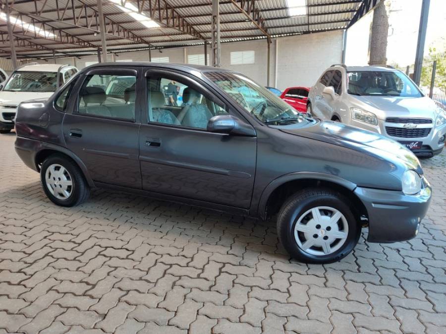 CHEVROLET - CORSA - 2001/2002 - Cinza - R$ 14.900,00