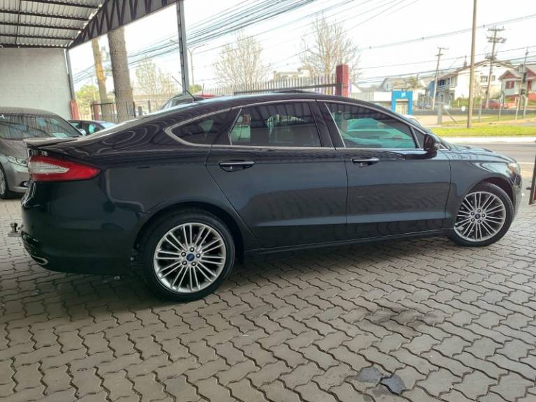 FORD - FUSION - 2014/2015 - Preta - R$ 78.900,00