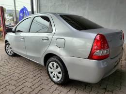 TOYOTA - ETIOS - 2013/2013 - Prata - R$ 39.900,00