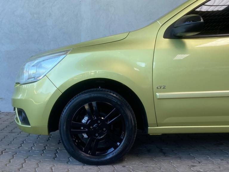 CHEVROLET - AGILE - 2009/2010 - Amarela - R$ 32.900,00