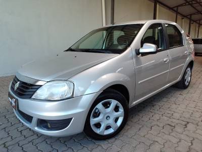 RENAULT - LOGAN - 2012/2013 - Prata - R$ 30.900,00