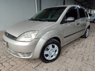 FORD - FIESTA - 2006/2007 - Prata - R$ 19.900,00