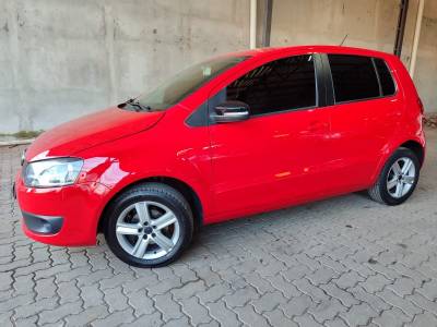 VOLKSWAGEN - FOX - 2014/2014 - Vermelha - R$ 41.900,00