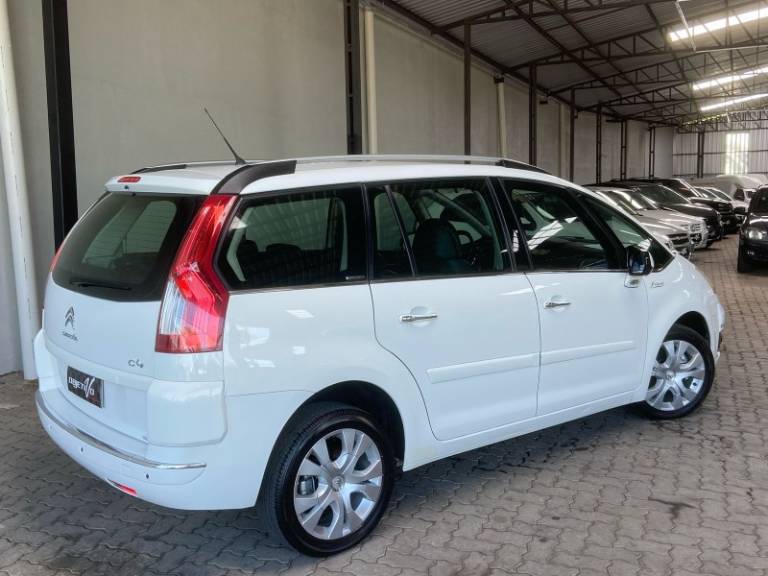 CITROËN - C4 GRAND PICASSO - 2013/2014 - Branca - R$ 44.900,00