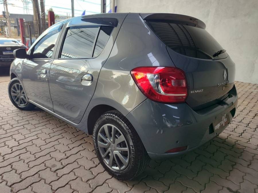 RENAULT - SANDERO - 2016/2017 - Cinza - R$ 41.900,00