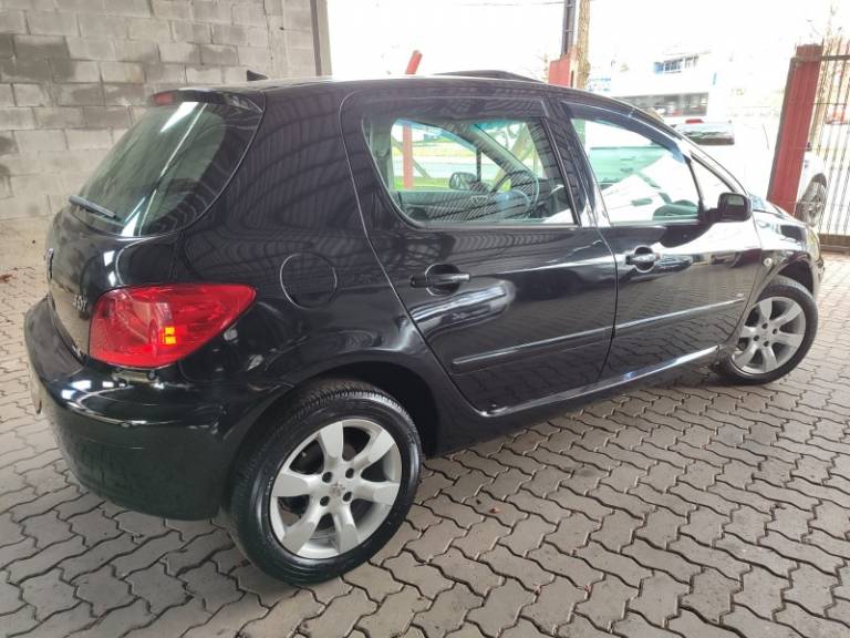 PEUGEOT - 307 - 2009/2010 - Preta - R$ 27.900,00