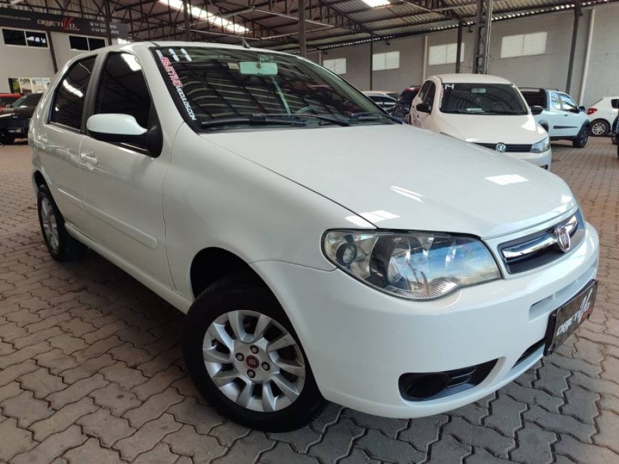 FIAT - PALIO - 2010/2011 - Branca - R$ 28.900,00