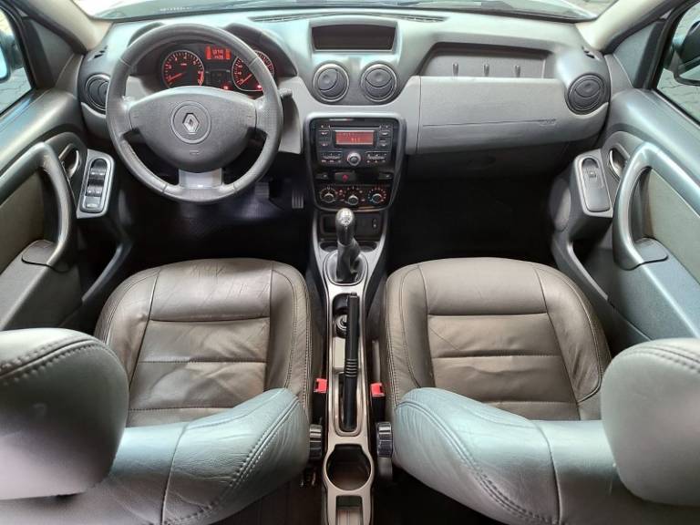 RENAULT - DUSTER - 2012/2013 - Branca - R$ 51.900,00