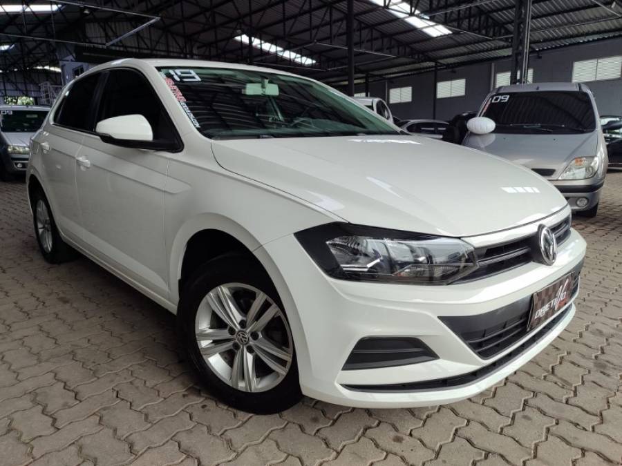 VOLKSWAGEN - POLO - 2018/2019 - Branca - R$ 63.900,00