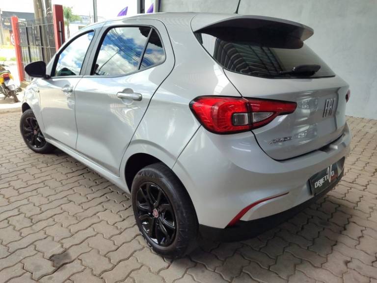 FIAT - ARGO - 2018/2018 - Prata - R$ 55.900,00