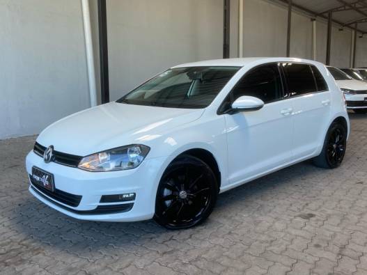 VOLKSWAGEN - GOLF - 2015/2016 - Branca - R$ 74.900,00