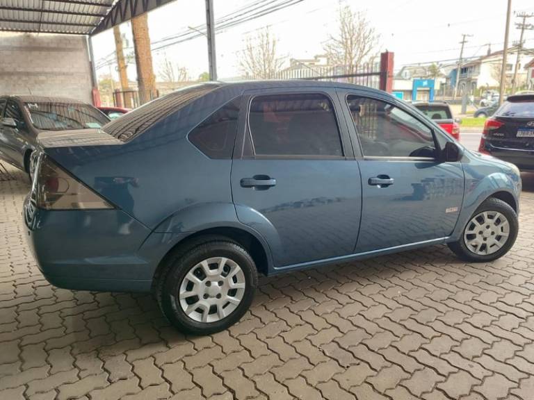 FORD - FIESTA - 2010/2011 - Azul - R$ 32.900,00