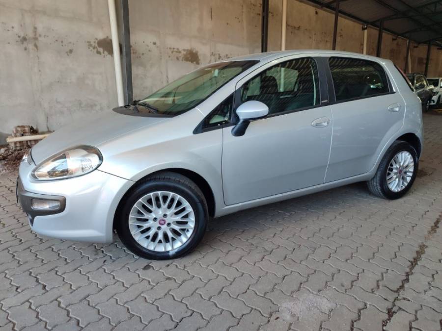 FIAT - PUNTO - 2012/2013 - Prata - R$ 36.900,00