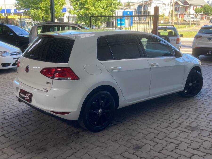 VOLKSWAGEN - GOLF - 2015/2016 - Branca - R$ 74.900,00