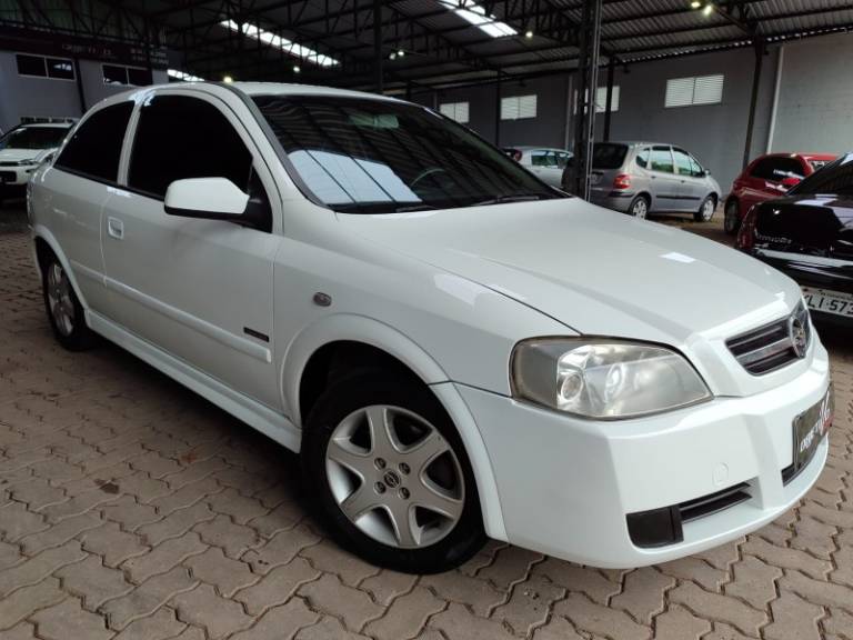 CHEVROLET - ASTRA - 2006/2007 - Branca - R$ 30.900,00