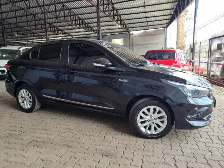 FIAT - CRONOS - 2018/2019 - Preta - R$ 61.900,00