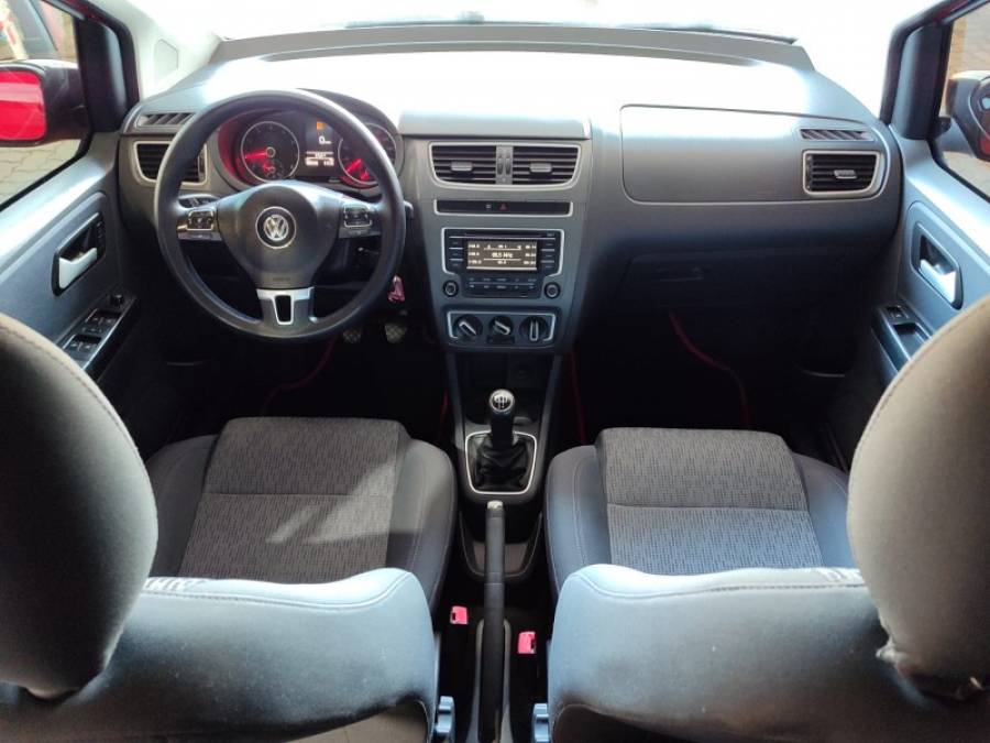 VOLKSWAGEN - FOX - 2014/2014 - Vermelha - R$ 41.900,00