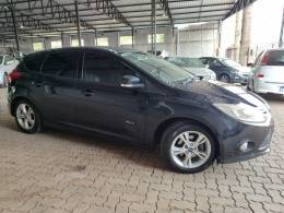 FORD - FOCUS - 2014/2015 - Preta - R$ 55.900,00