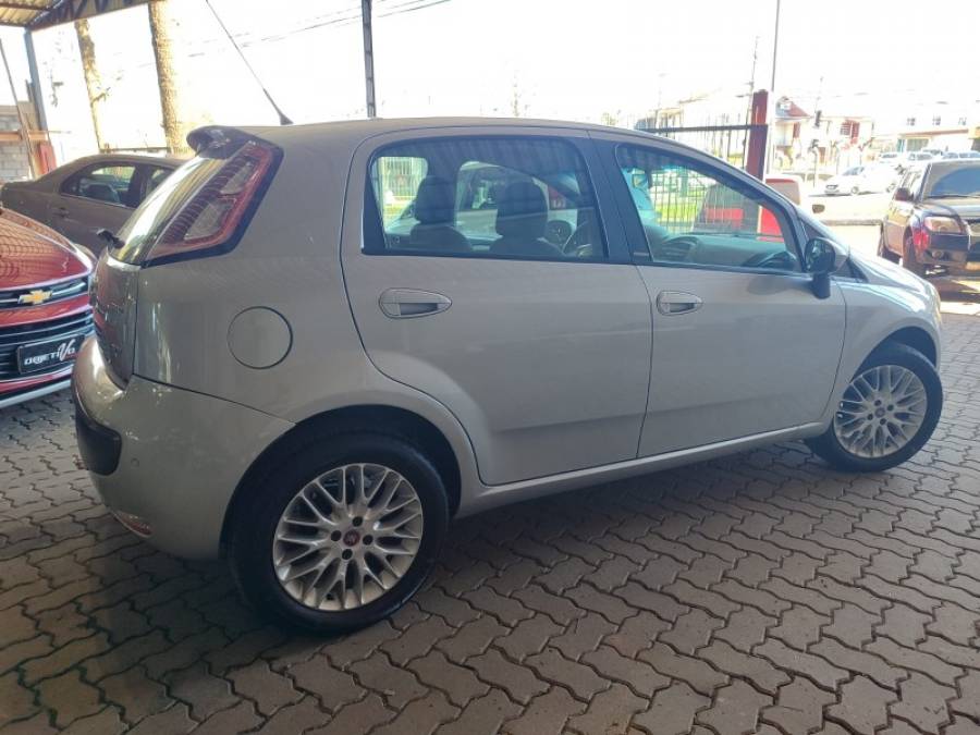 FIAT - PUNTO - 2012/2013 - Prata - R$ 36.900,00