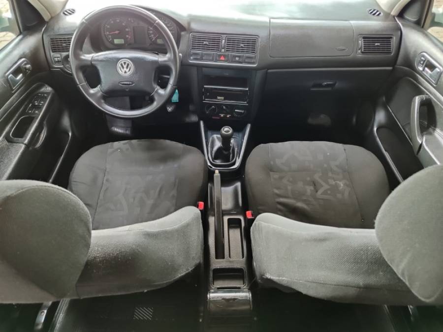 VOLKSWAGEN - GOLF - 1999/2000 - Prata - R$ 24.900,00