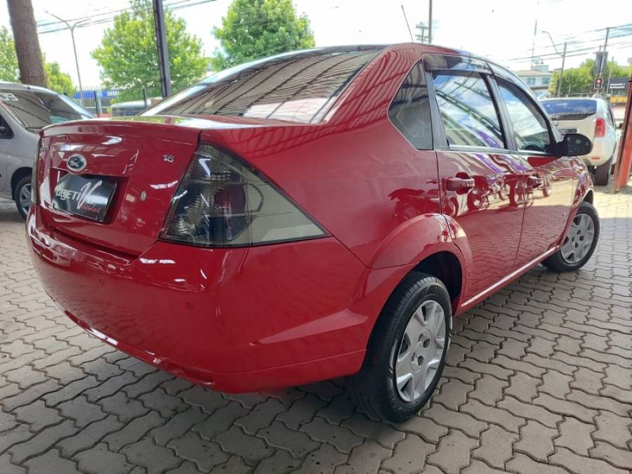 FORD - FIESTA - 2013/2014 - Vermelha - R$ 36.900,00