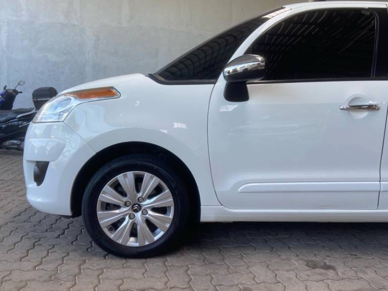 CITROËN - C3 PICASSO - 2013/2014 - Branca - R$ 43.900,00