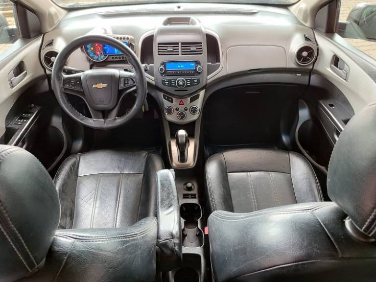 CHEVROLET - SONIC - 2013/2014 - Preta - R$ 42.900,00