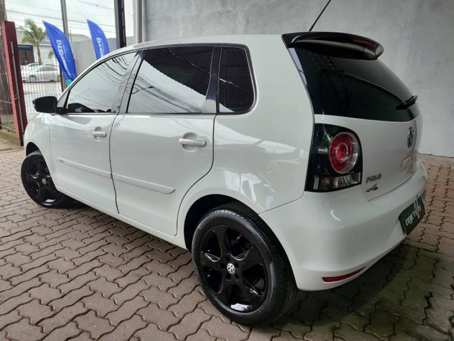 VOLKSWAGEN - POLO - 2012/2013 - Branca - R$ 40.900,00