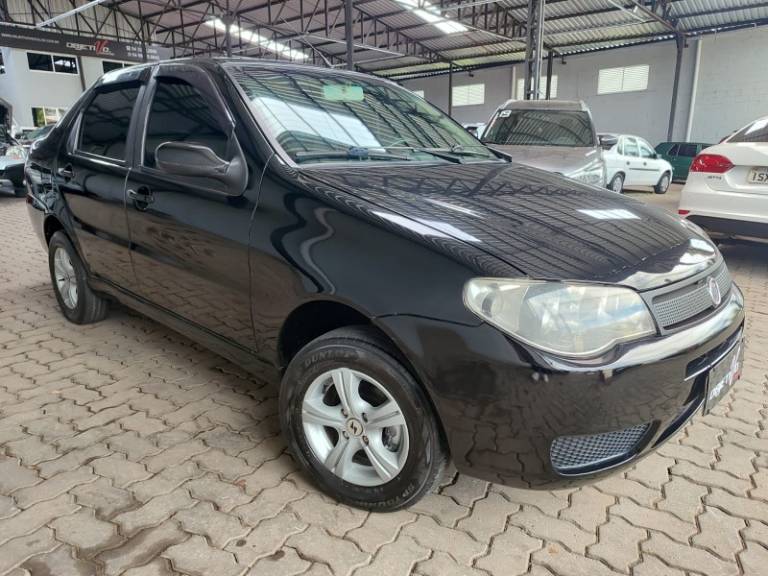 FIAT - SIENA - 2008/2009 - Preta - R$ 25.900,00