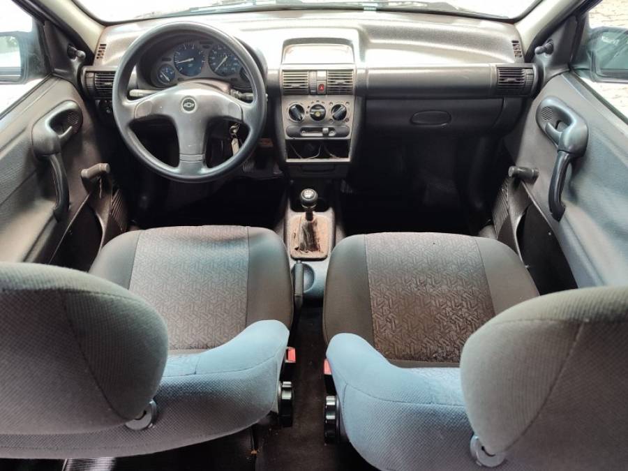 CHEVROLET - CORSA - 2002/2003 - Preta - R$ 16.900,00