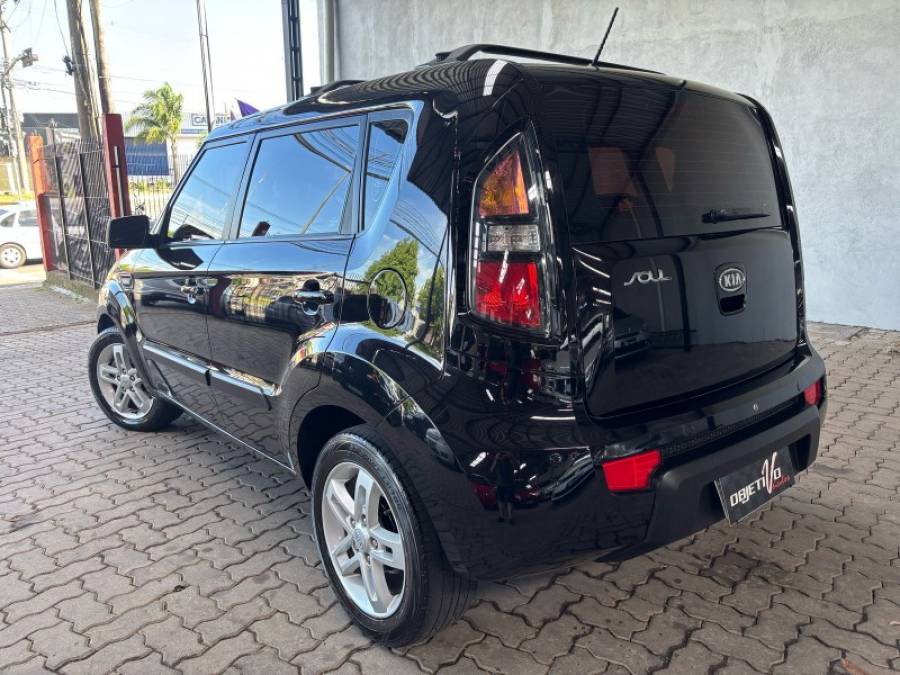 KIA MOTORS - SOUL - 2010/2011 - Preta - R$ 43.900,00