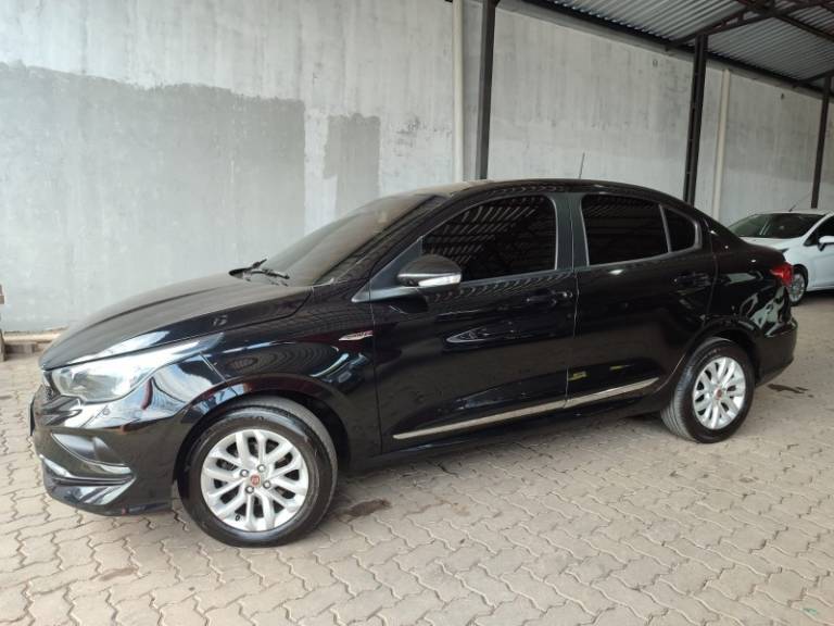 FIAT - CRONOS - 2018/2019 - Preta - R$ 61.900,00