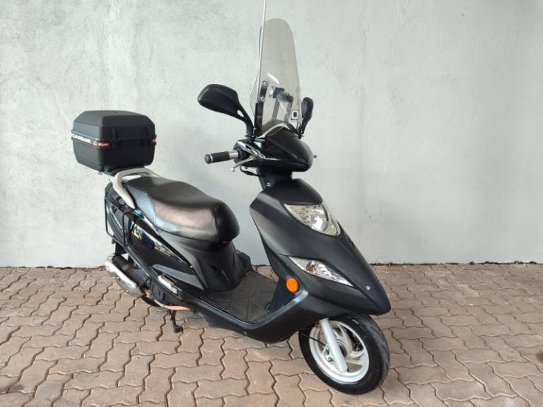 SUZUKI - BURGMAN - 2012/2013 - Preta - R$ 8.900,00