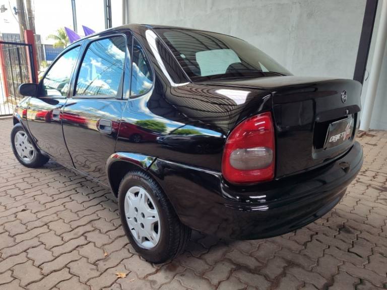 CHEVROLET - CORSA - 2002/2003 - Preta - R$ 16.900,00