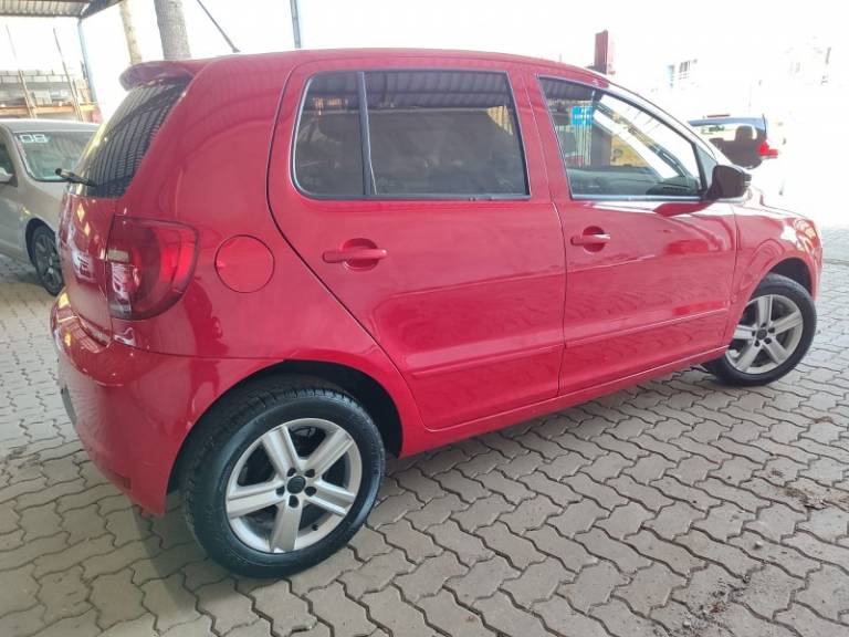 VOLKSWAGEN - FOX - 2014/2014 - Vermelha - R$ 41.900,00