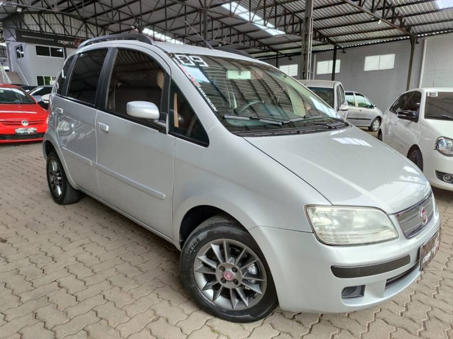 FIAT - IDEA - 2008/2009 - Prata - R$ 27.900,00