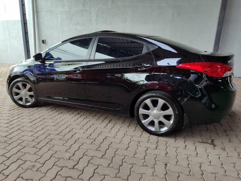 HYUNDAI - ELANTRA - 2011/2012 - Preta - R$ 60.900,00