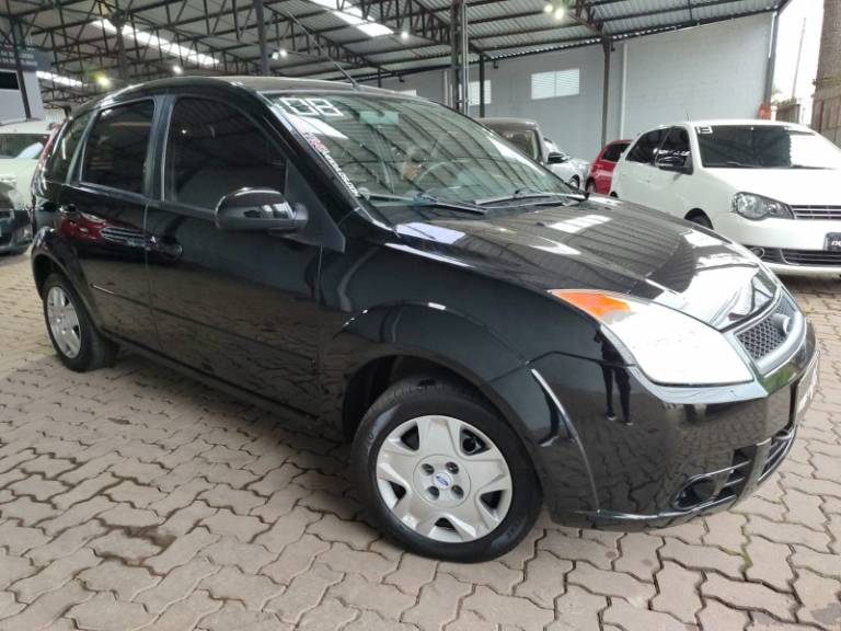 FORD - FIESTA - 2008/2008 - Preta - R$ 24.900,00