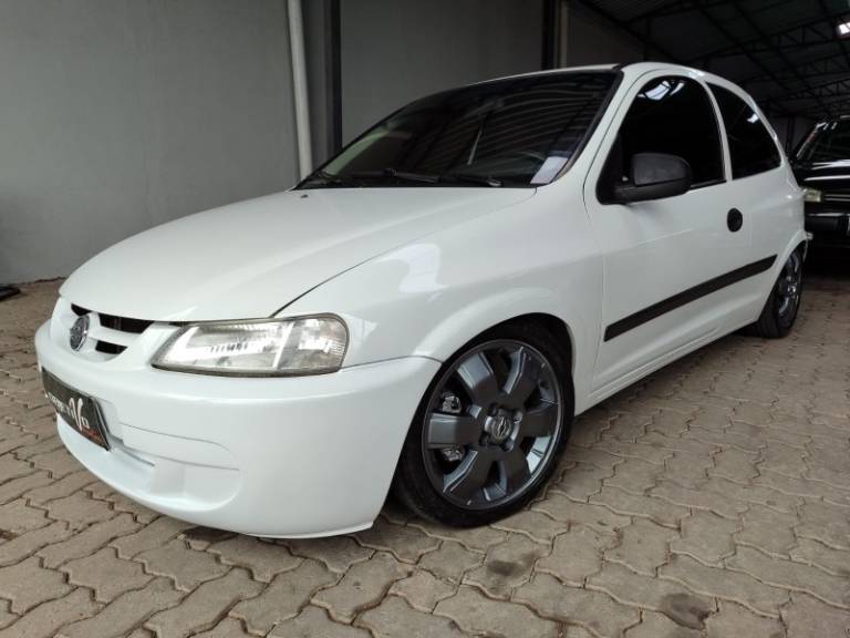 CHEVROLET - CELTA - 2004/2005 - Branca - R$ 16.900,00