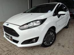 FORD - FIESTA - 2015/2016 - Branca - R$ 46.900,00