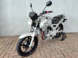 HONDA - CB TWISTER - 2004/2005 - Prata - R$ 9.900,00